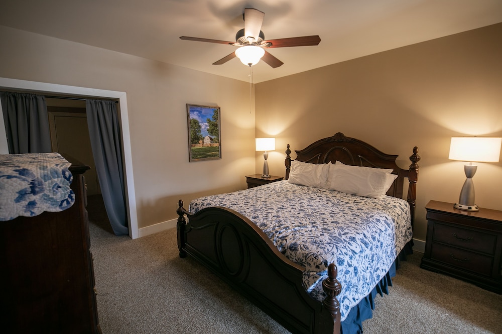 Nauvoo Temple House Hotel - photo 21