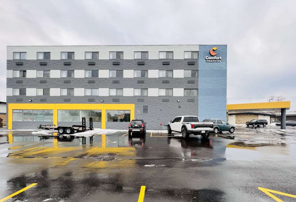 Comfort Inn & Suites Beaver Dam — hotel in Beaver Dam