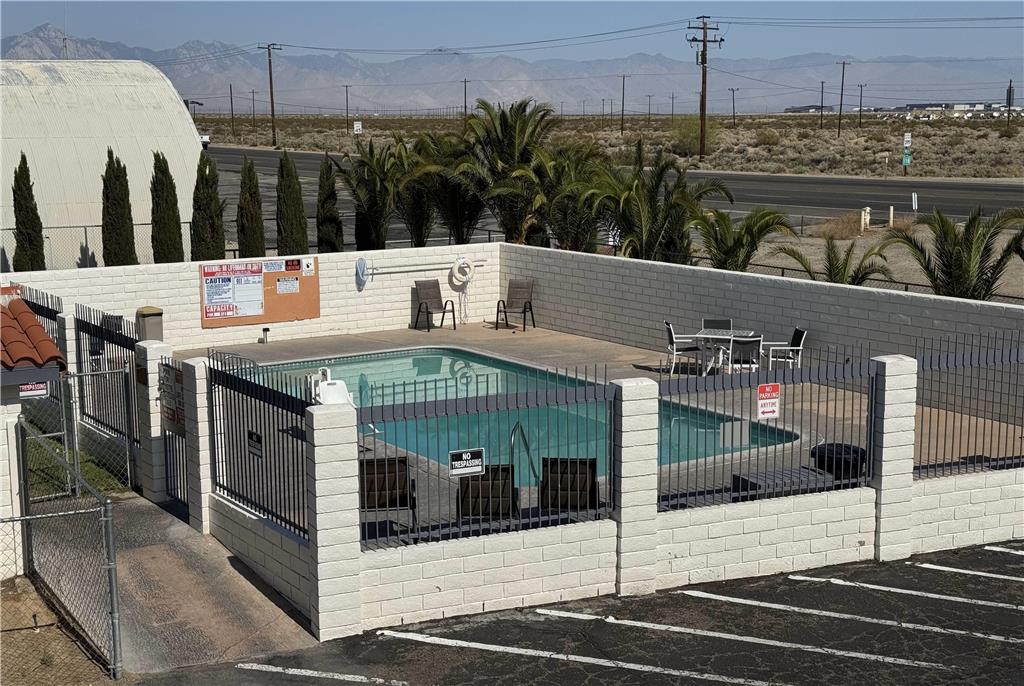 Days Inn by Wyndham Ridgecrest near China Lake Naval Station - photo 8