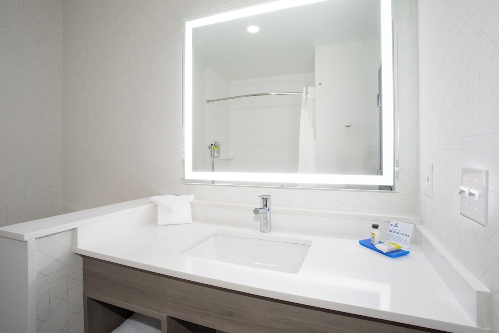 Holiday Inn Express and Suites Meridian Boise west by IHG - photo 18