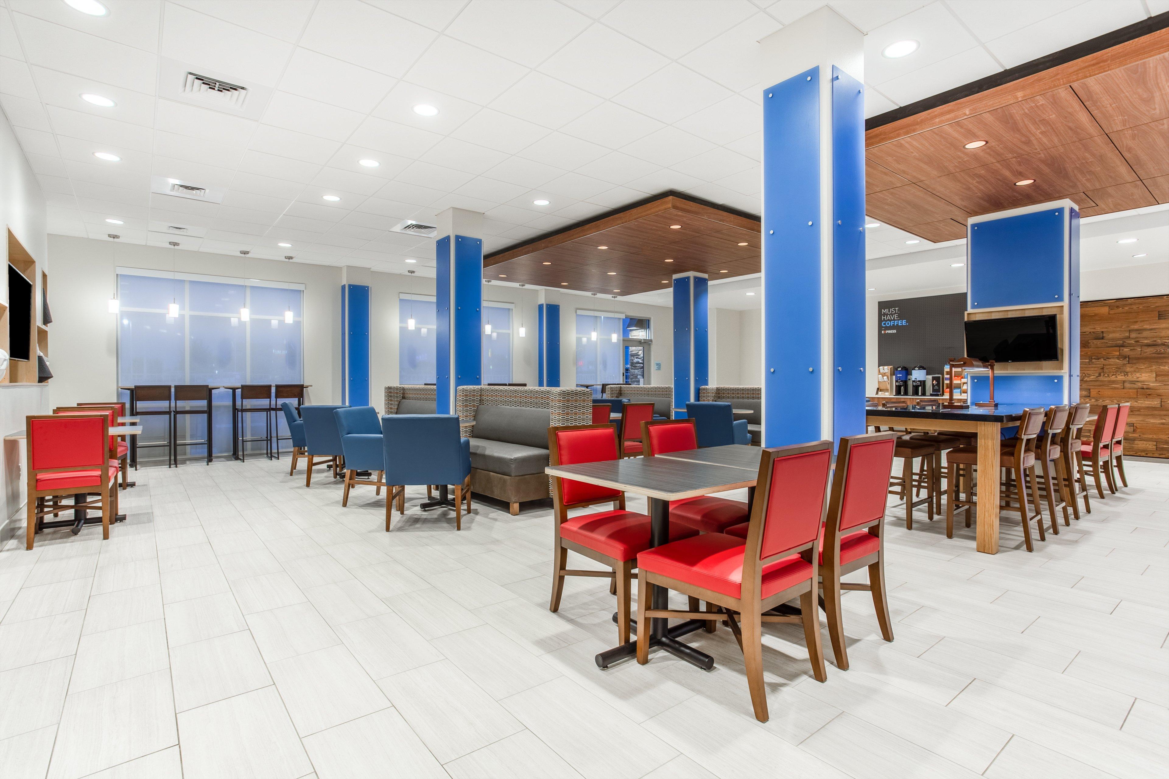 Holiday Inn Express & Suites Ottawa - photo 131