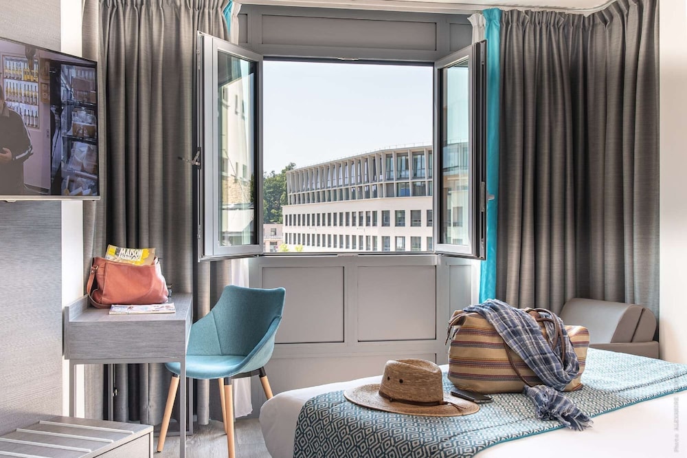 Hôtel Versailles Chantiers - carbon neutral hotel in Versailles