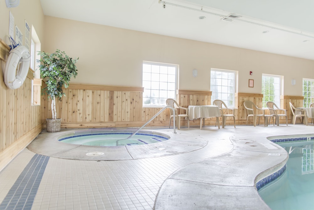 Ameriway Inn and Suites - photo 11