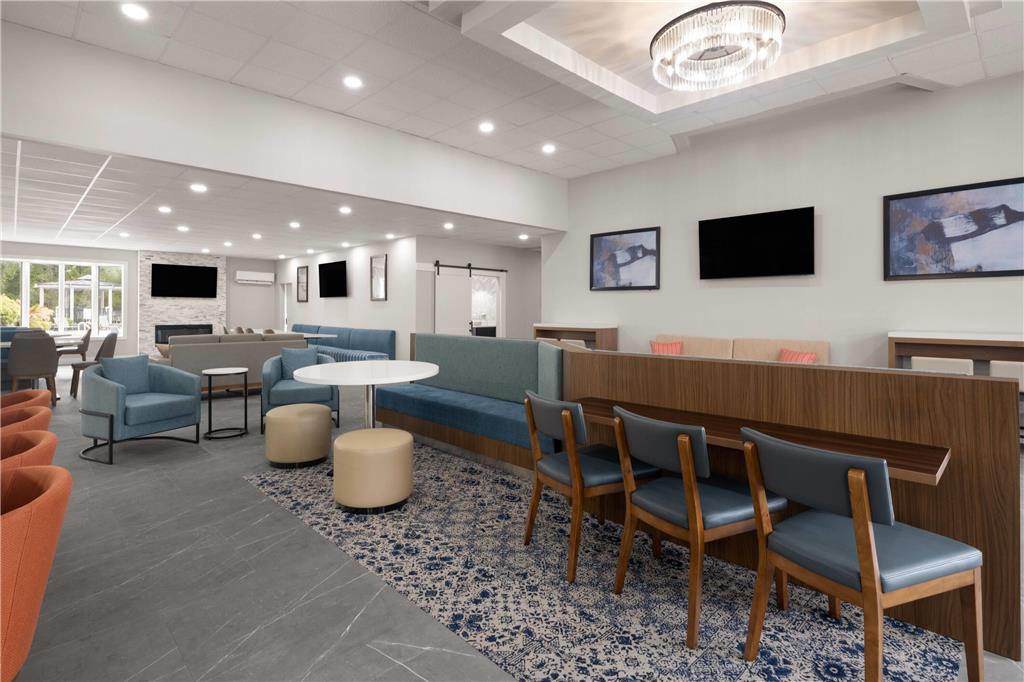 La Quinta Inn & Suites by Wyndham Myrtle Beach - photo 9