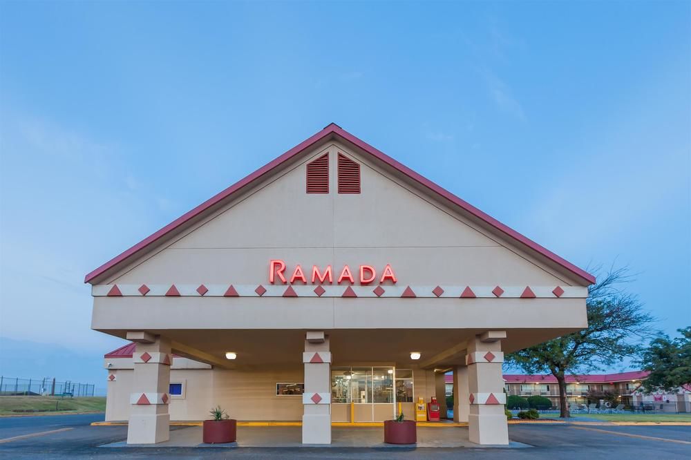 Ramada Clinton - photo 5