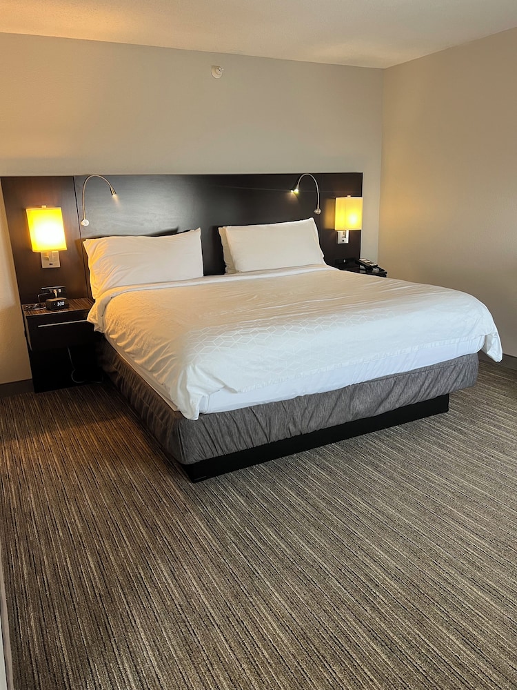 Holiday Inn Express Hotel & Suites Beatrice by IHG - photo 16