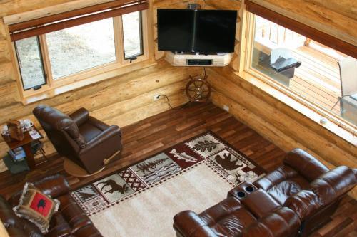 Anchor Point Captain Cook Lodge — 4-Star Luxury Hotel in Anchor Point, United States