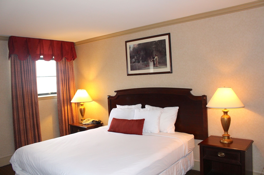 Roberts Riverwalk Urban Resort Hotel - photo 19