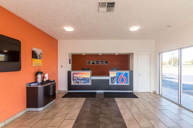 Motel 6 Clinton OK - photo 26
