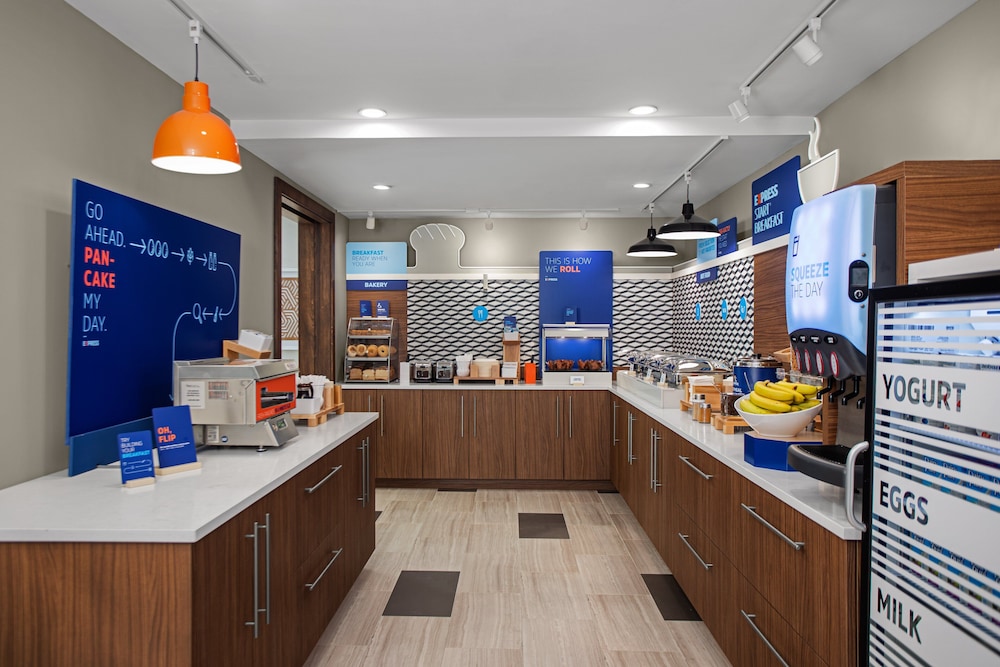 Holiday Inn Express & Suites Woodside LaGuardia Airport by IHG - photo 26