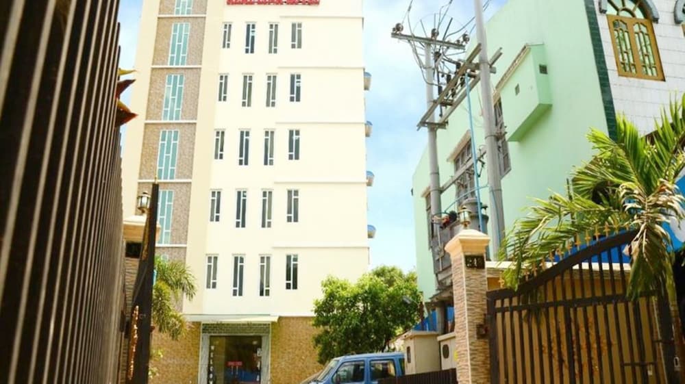 Real Link Hotel - carbon neutral hotel in Yangon