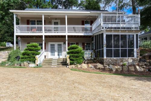 House #14 Pelican Sunrise Lake View — 4-Star Luxury Hotel in Centre, United States