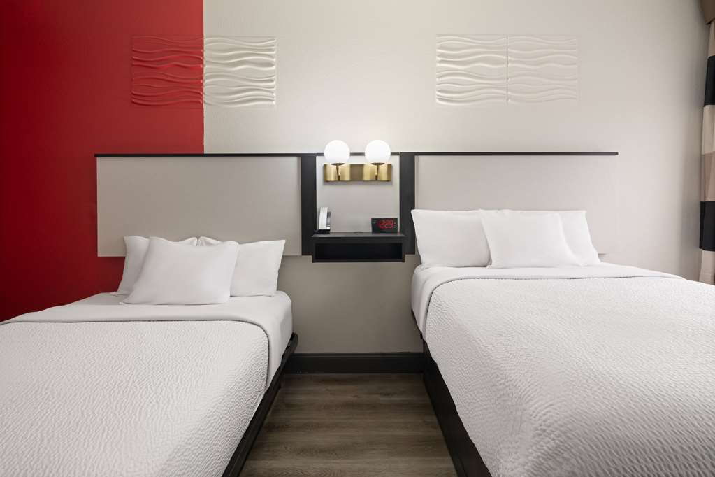 Ramada by Wyndham Locust Grove - photo 14