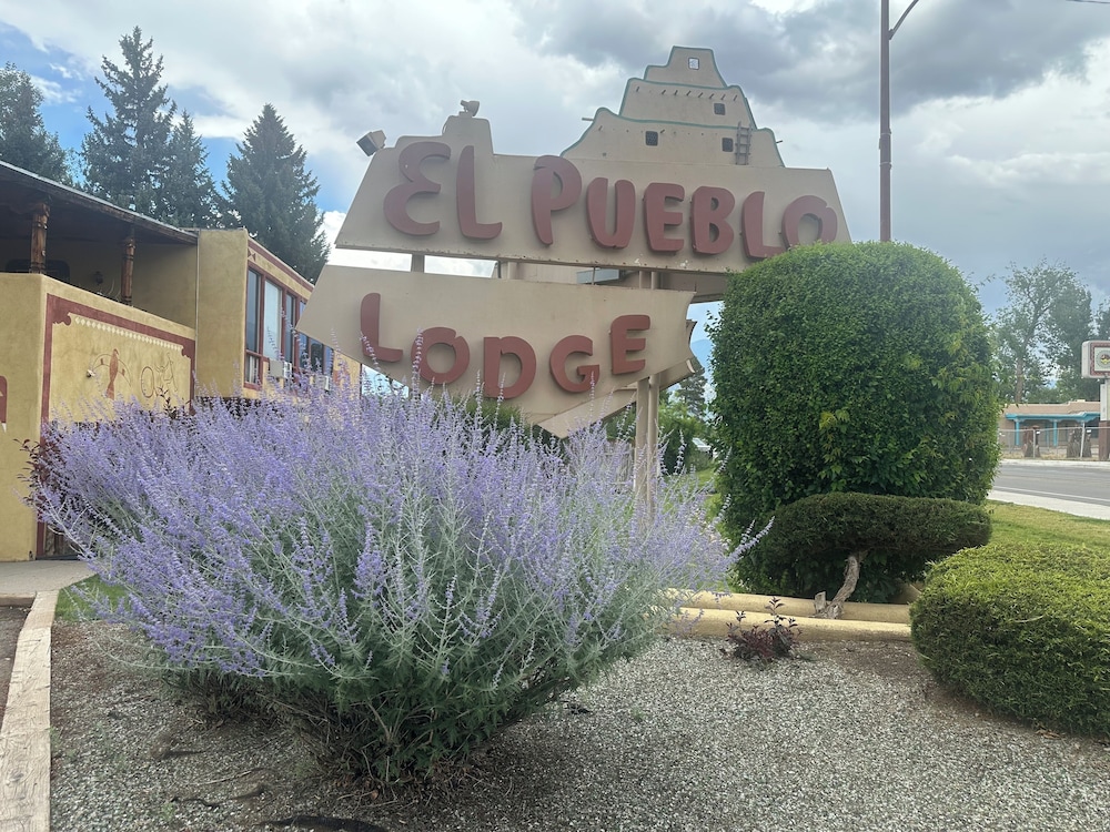 El Pueblo Lodge - photo 39