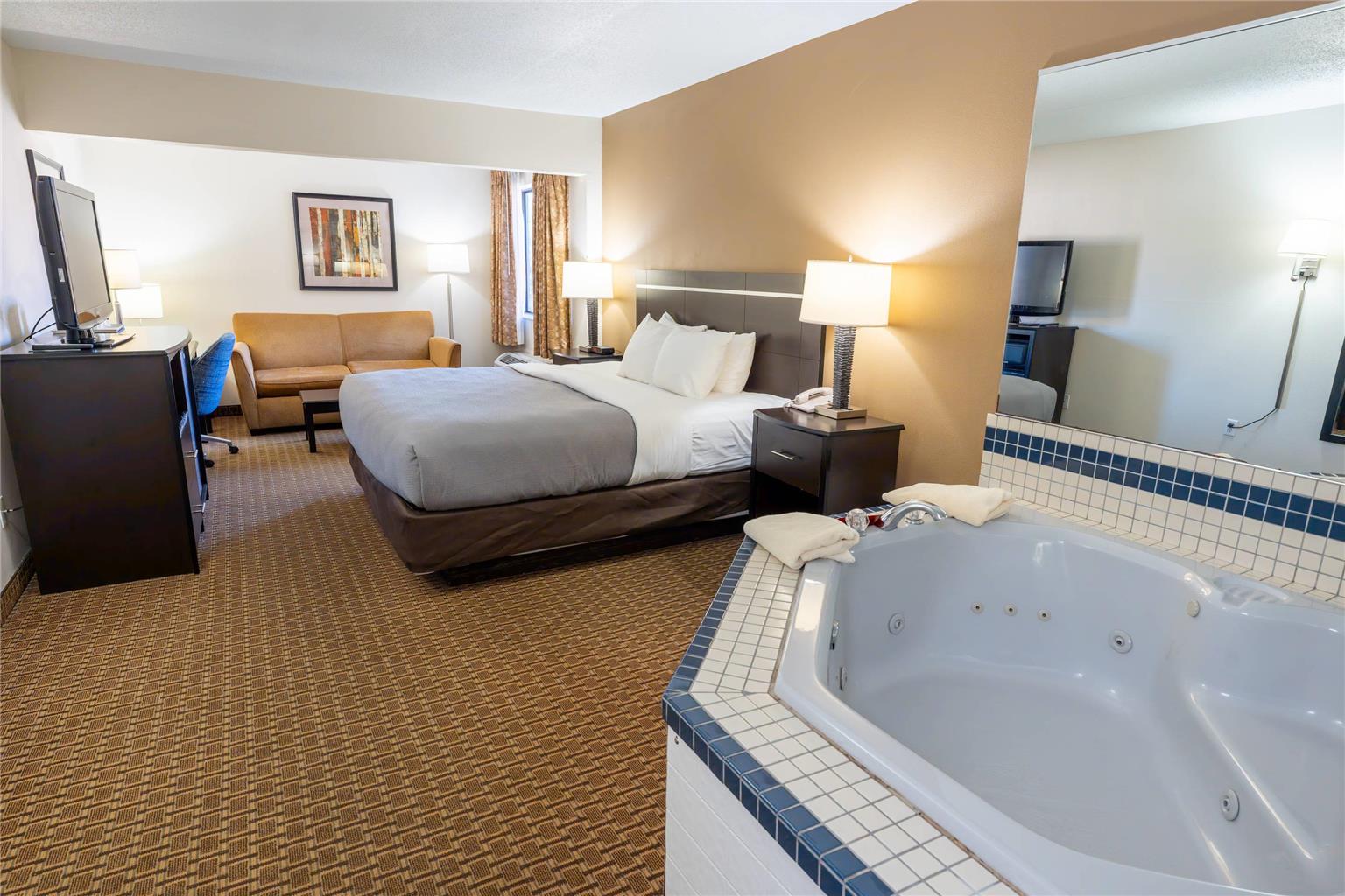 Quality Inn & Suites Sun Prairie Madison East - photo 8