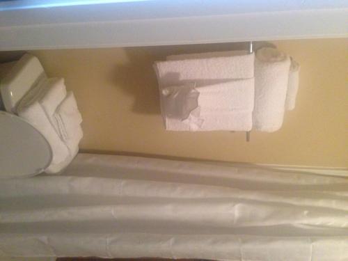 Pleasure Point Inn & Suites - photo 16