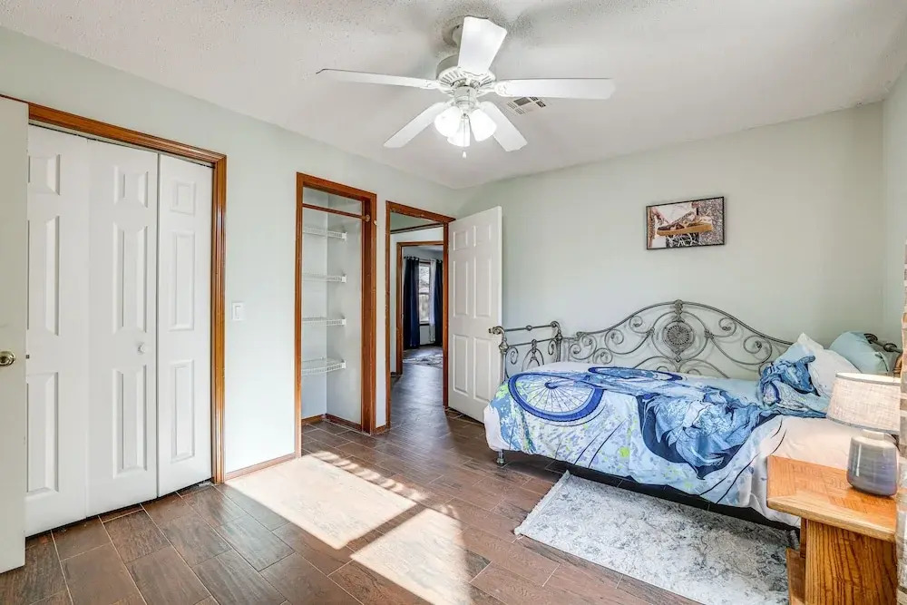 Rogers Vacation Home w Yard: 5 Mi to Bentonville - photo 7