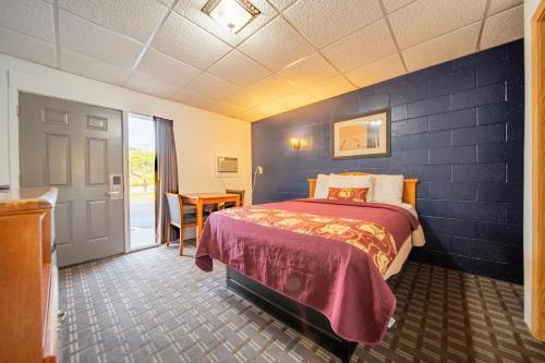 Sleep Ees Inn Saginaw - photo 17