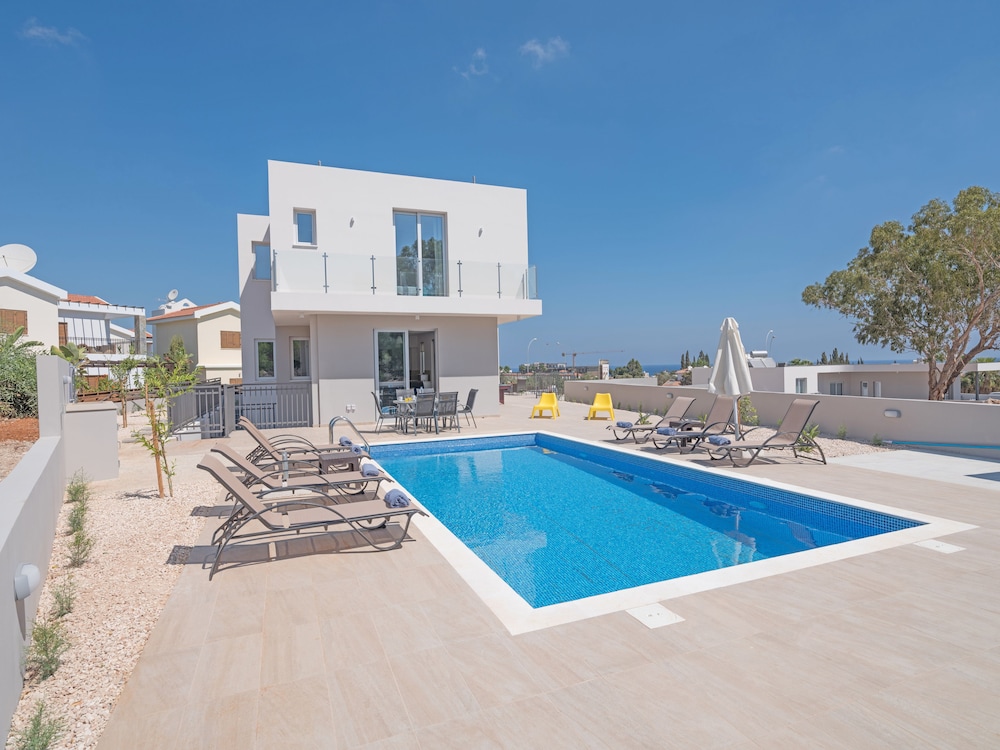 Polymnia VIlla 490B — 4-Star Luxury Hotel in Ayia Napa, Cyprus