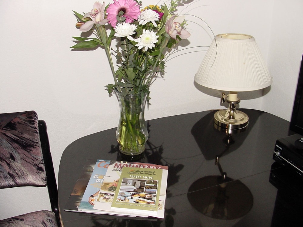 Apple Blossom Inn - photo 14