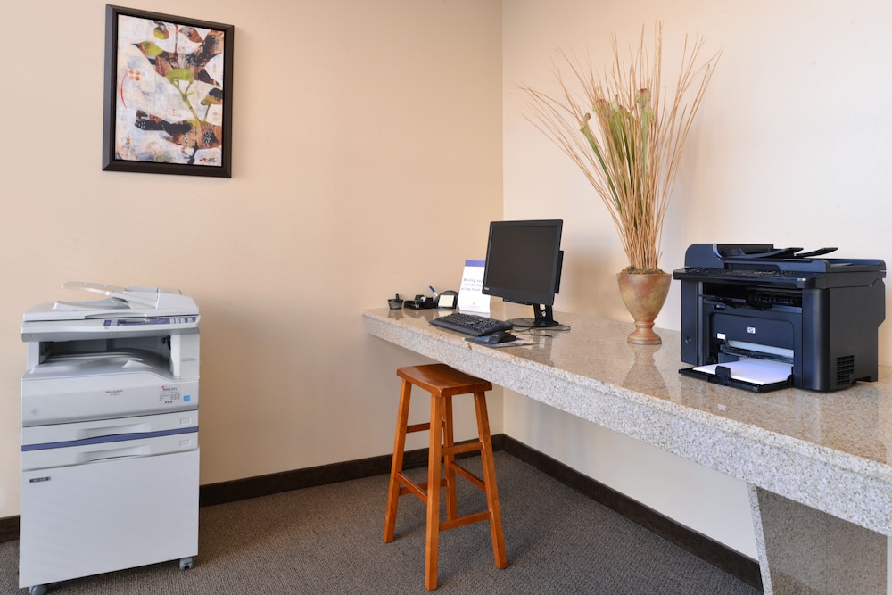 Candlewood Suites Terre Haute by IHG - photo 48