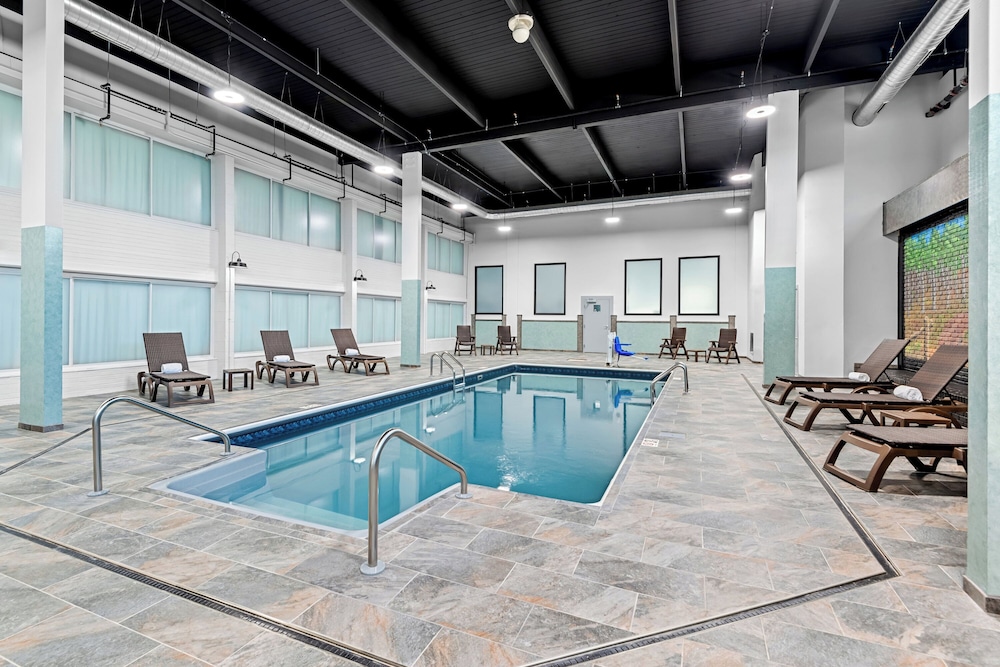 HomeTowne Studios by Red Roof & Conference Center Cortland - photo 27