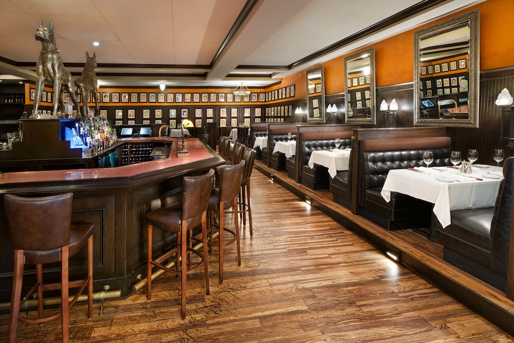 Hotel Indigo Cleveland Beachwood by IHG - photo 17