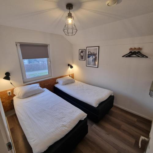 Jacuzzi & Sauna Villa 2 — 4-Star Luxury Hotel in Tzummarum, Netherlands