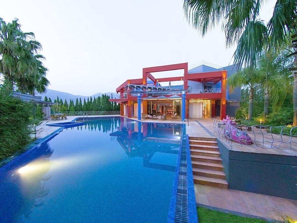 Villa With 4 Bedrooms in Eretria With Wonderful sea View Private Pool Enclosed Garden 100 m From the Beach — 4-Star Luxury Hotel in Eretria, Greece
