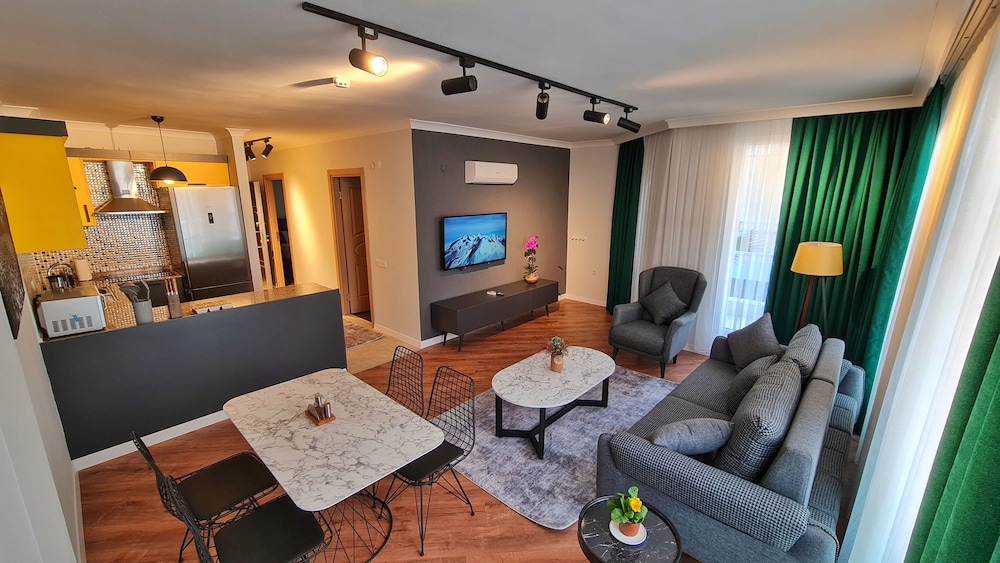 Letstay Sweet Home Yellow — 4-Star Luxury Hotel in Antalya, Turkey