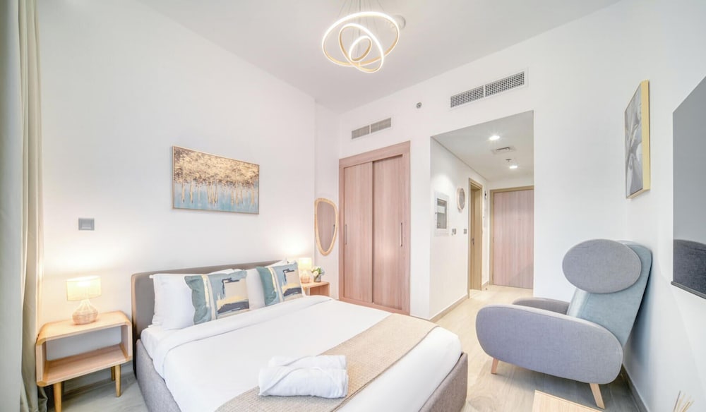 Spacious Azizi Riviera Studio - last minute hotel in Dubai
