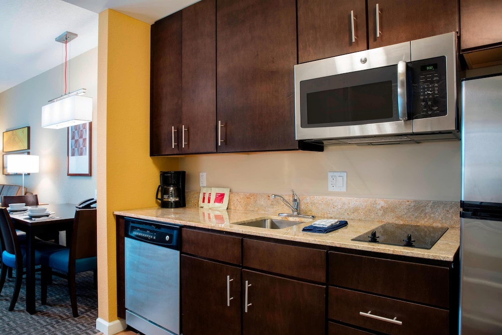 TownePlace Suites Orlando at FLAMINGO CROSSINGS Town Center Western Entrance - photo 14