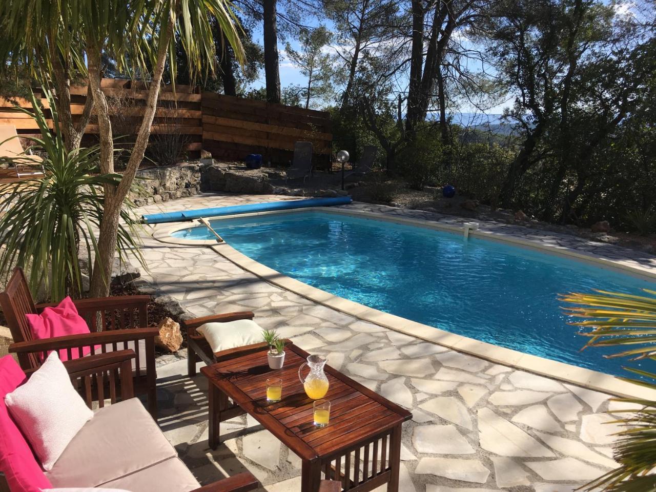 L'amandier - carbon neutral hotel in Flayosc
