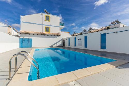 Apt Rocha 5T3 By Algarvemanta — 4-Star Luxury Hotel in Manta Rota, Portugal
