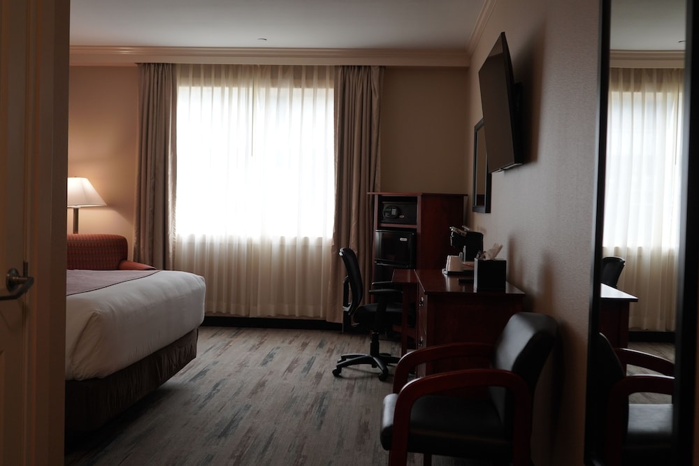 Lucky 7 Casino & Hotel Howonquet Lodge - photo 16