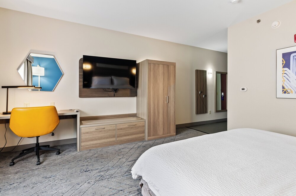 Holiday Inn Express and Suites Wytheville by IHG - photo 30