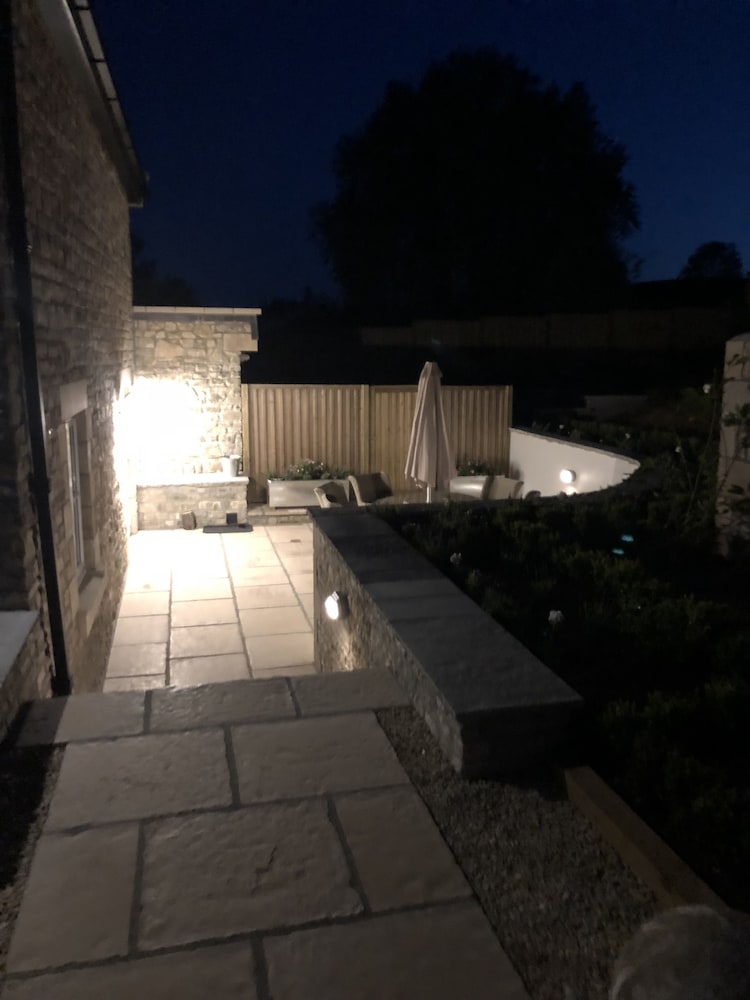 Camerton Inn Cottage — 4-Star Luxury Hotel in Bath, United Kingdom