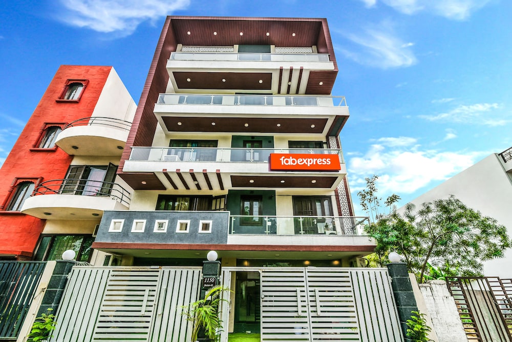 FabHotel Jass Hospitality Sector 43
