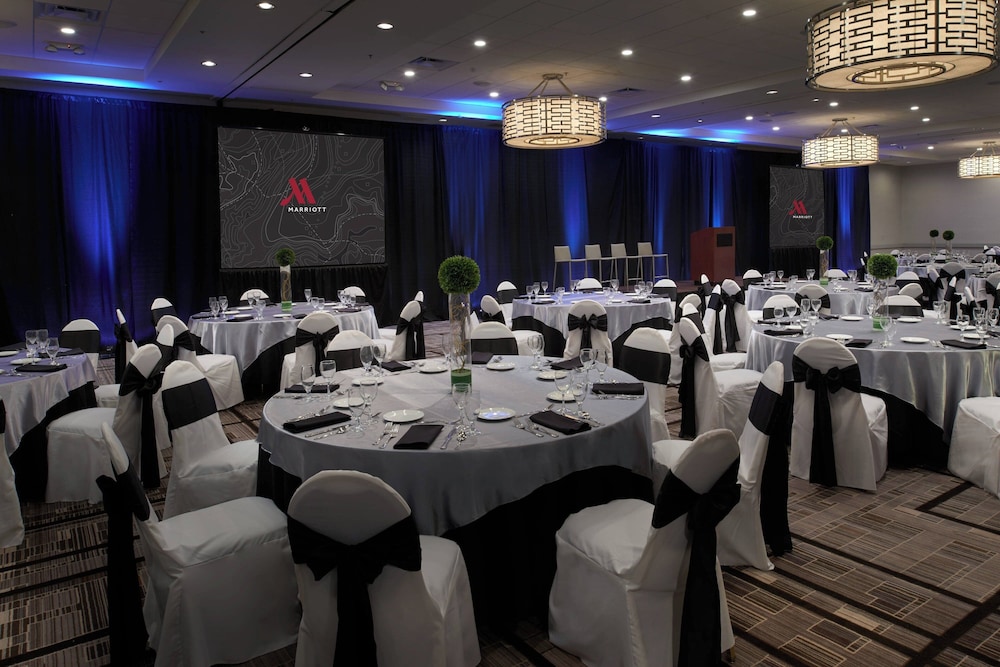 Marriott East Lansing at University Place - photo 36