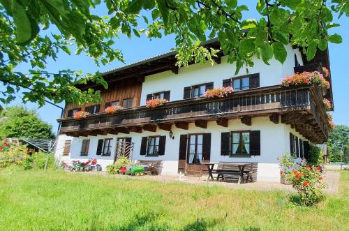Hechlhof — hotel in Seeon-Seebruck