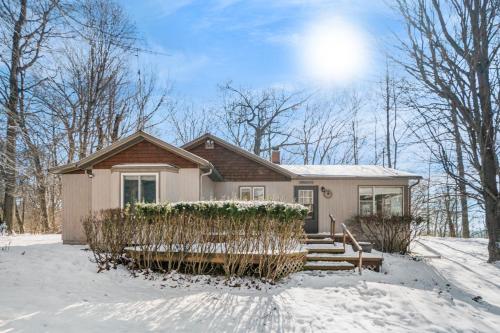 Johnson Cottage — 4-Star Luxury Hotel in South Haven, United States