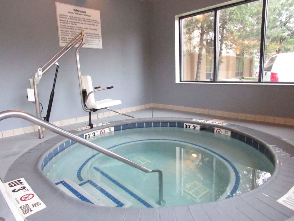 Hampton Inn Chicago O'Hare International Airport - photo 24