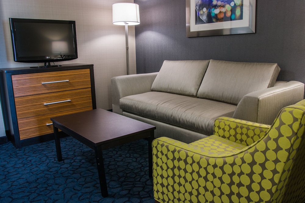 Holiday Inn Express & Suites Jackson by IHG - photo 2