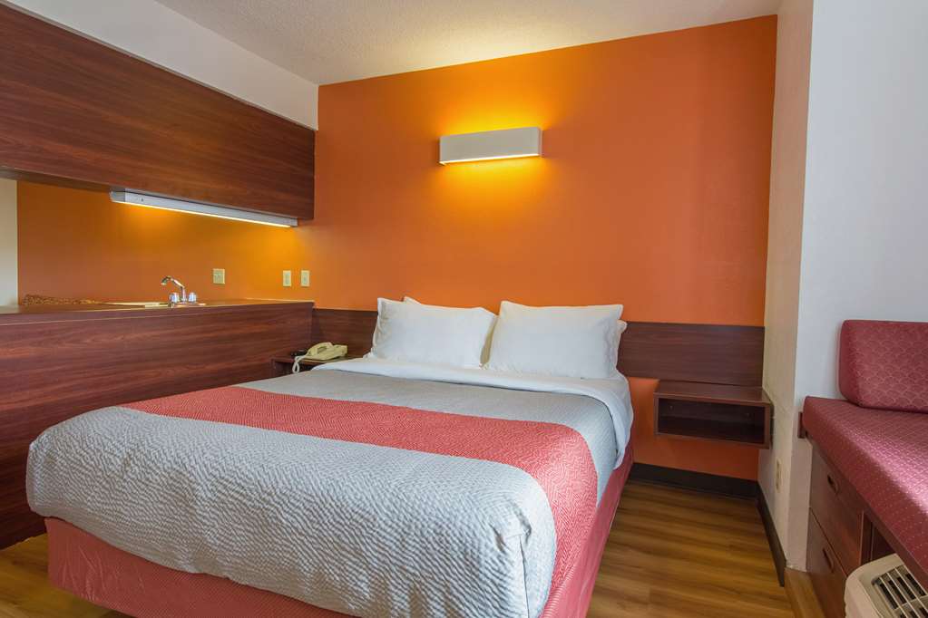 Motel 6 Streetsboro OH - photo 13