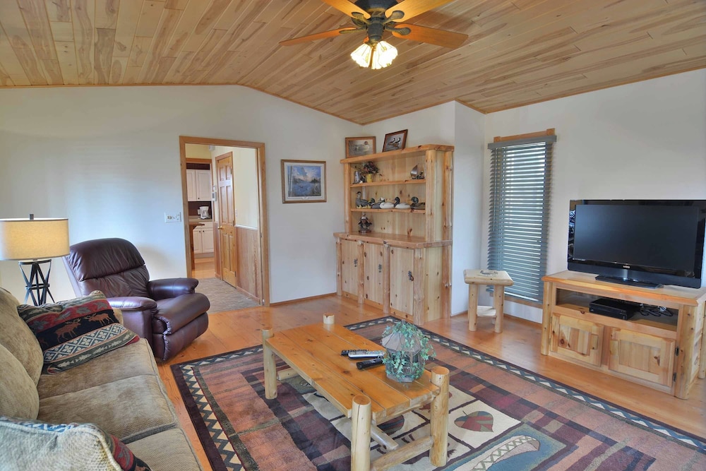 Sunset Shores Retreat - photo 5