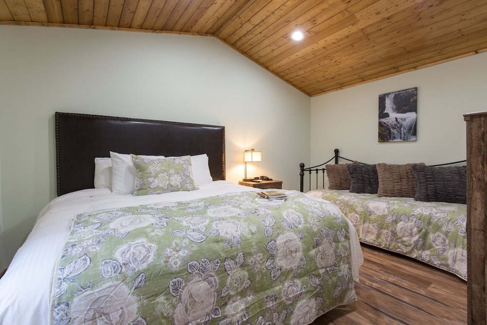 Woodland Inns - photo 33