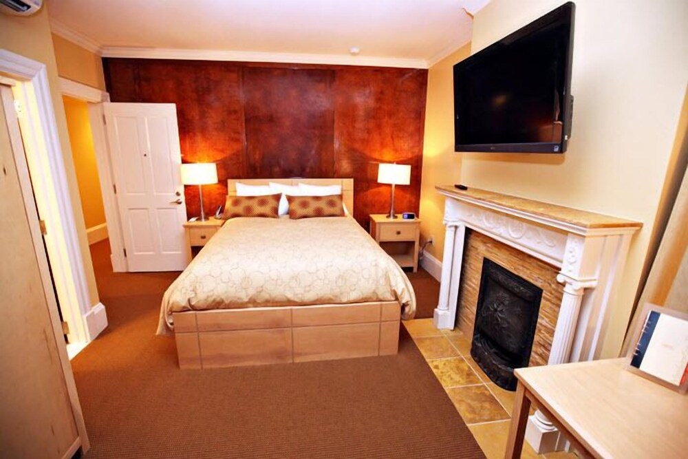 Washington Place Bistro & Inn in Cleveland, United States