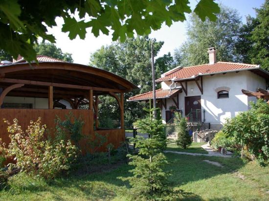 Szerval Horse Riding Holidays — hotel in Dabas