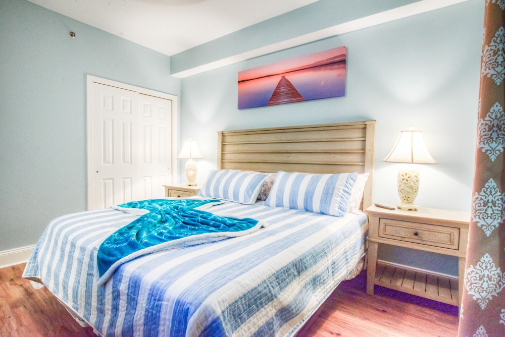 Laketown Wharf Resort by Aneliya's Rentals - photo 243