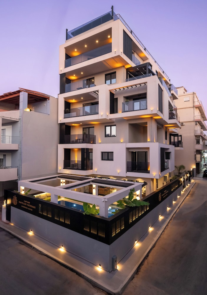 Captain Napoleon Paterakis CNP Luxurious Suites in Irakleion, Greece